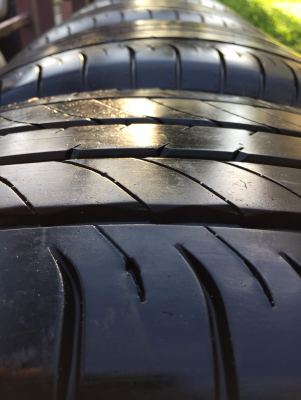 ยาง Dunlop 235 55 20 ปี16 ดอกเต็ม ไม่มีปะ ใช้ยาว ราคาไม่แพง ยาง Dunlop 235 55 20 ปี16 ดอกเต็ม ไม่มีปะ ใช้ยาว ราคาไม่แพง