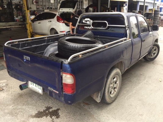 ยาง Dunlop 235 55 20 ปี16 ดอกเต็ม ไม่มีปะ ใช้ยาว ราคาไม่แพง ยาง Dunlop 235 55 20 ปี16 ดอกเต็ม ไม่มีปะ ใช้ยาว ราคาไม่แพง