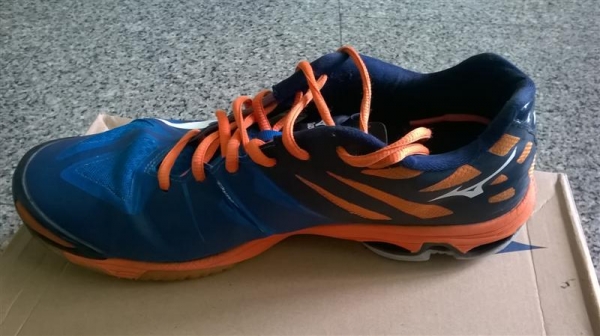 ขาย Mizuno Wave Lightning Z