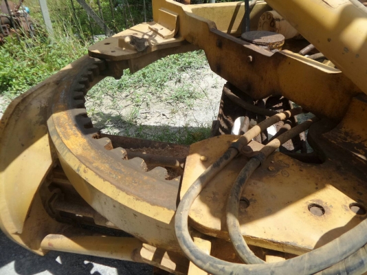 รถเกรด CAT 5MD 03897และ03756 เก่านอกมี2คัน