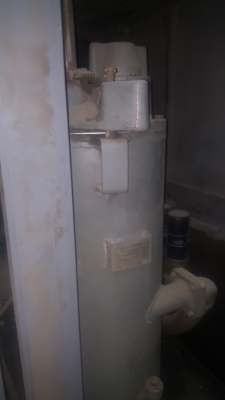 ปั๊มลมสกรูขนาด 250 Kwปี 97= 2 ตัวๆละ220,000 110 kwปี94= 2 ตัวๆละ170,000แอร์ดายเออร์1ตัว