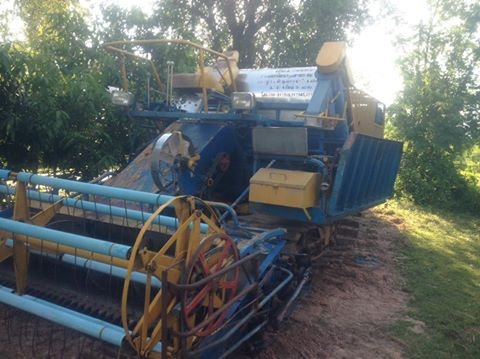 ขายรถเกี่ยวข้าว เกษตรพัฒนา รุ่นรองกระสอบ เครื่องบนใช้งานทุกปี เครื่อง185