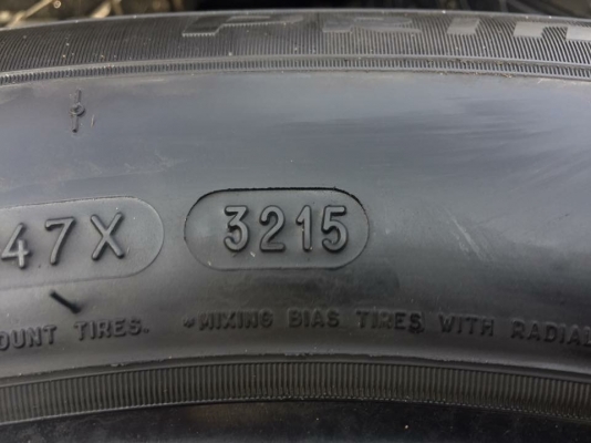 ยาง Michelin Primacy 3st 215 60 16 ปลายปี15 ดอกเต็ม ไม่มีปะ ราคาไม่แพง ยาง Michelin Primacy 3st 215 60 16 ปลายปี15 ดอกเต็ม ไม่มีปะ ราคาไม่แพง