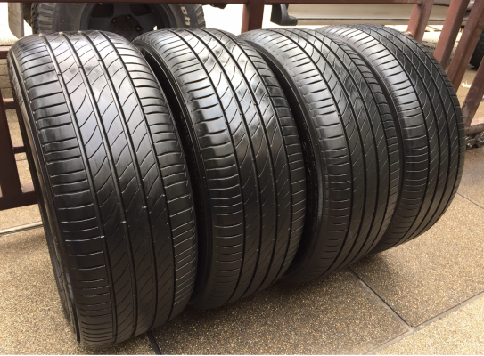 ยาง Michelin Primacy 3st 215 60 16 ปลายปี15 ดอกเต็ม ไม่มีปะ ราคาไม่แพง ยาง Michelin Primacy 3st 215 60 16 ปลายปี15 ดอกเต็ม ไม่มีปะ ราคาไม่แพง