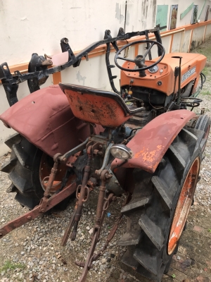 ขายด่วนรถไถ คูโบต้า l2000 มีชุดดัน แต่ใบดันหาย มีหางตัดหญ้า. เพลาเดียว ขาย45000 ขายด่วนรถไถ คูโบต้า l2000 มีชุดดัน แต่ใบดันหาย มีหางตัดหญ้า. เพลาเดียว ขาย45000