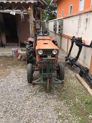 ขายด่วนรถไถ คูโบต้า l2000 มีชุดดัน แต่ใบดันหาย มีหางตัดหญ้า. เพลาเดียว ขาย45000 ขายด่วนรถไถ คูโบต้า l2000 มีชุดดัน แต่ใบดันหาย มีหางตัดหญ้า. เพลาเดียว ขาย45000