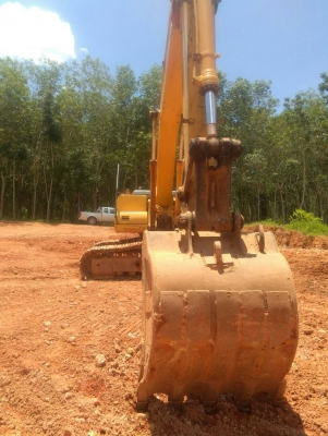 ขายรถแบคโฮ KOMATSU PC200-7 ราคา 1300000 กับ 1500000 ขายรถแบคโฮ KOMATSU PC200-7 ราคา 1300000 กับ 1500000