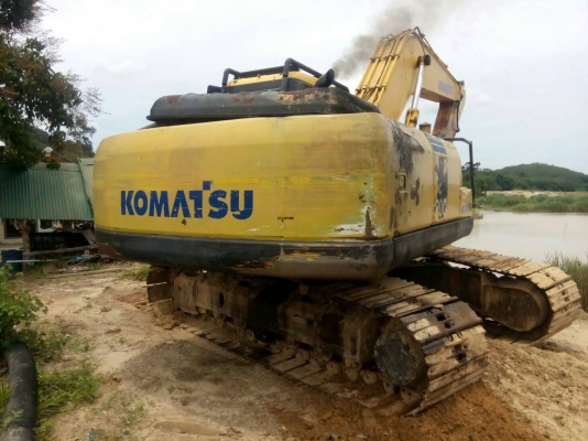 ขายรถแบคโฮ KOMATSU PC200-7 ราคา 1300000 กับ 1500000 ขายรถแบคโฮ KOMATSU PC200-7 ราคา 1300000 กับ 1500000