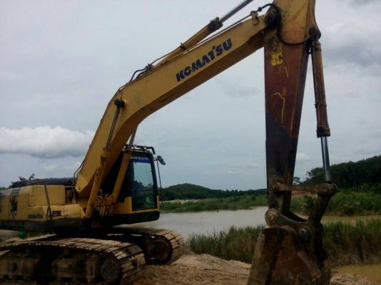 ขายรถแบคโฮ KOMATSU PC200-7 ราคา 1300000 กับ 1500000 ขายรถแบคโฮ KOMATSU PC200-7 ราคา 1300000 กับ 1500000