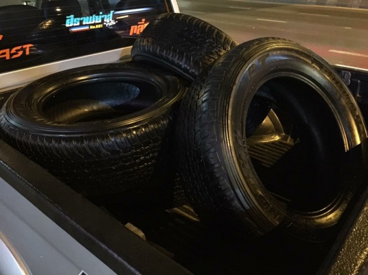 ยาง Dunlop Grandtrek 265 60 18 ปลายปี15 ดอกเต็ม ใช้ยาว ราคาไม่แพง ยาง Dunlop Grandtrek 265 60 18 ปลายปี15 ดอกเต็ม ใช้ยาว ราคาไม่แพง