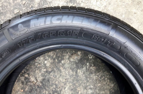 ยางรถยนต์มือสอง MICHELIN รุ่น ENERGY xm1. 175 65R15 สัปดาห์ที่19ปี2016 ลงพื้นจริงปลายปี2016 สภาพสวยม
