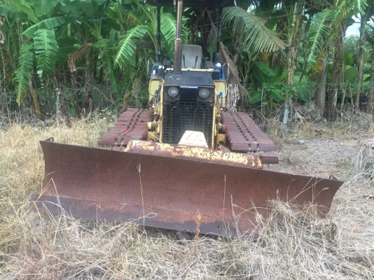 ขาย แท้คเตอร์ d2 /7. Komatsu. สภาพพร้อม ดันครับ ขาย 190000