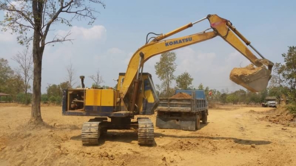 ขาย 275,000 KOMATSU pc 100-2 เครื่องดี ปั้มแรง เอวแน่น  ช่วงล่างดี รถสวยพร้อมใช้ รถอยู่ อุบลราชธานี 0967428942