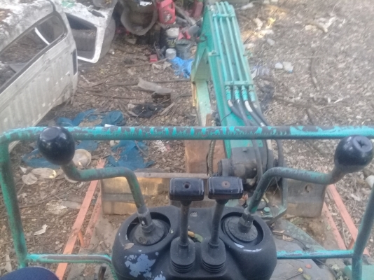 โคมัสสุ pc 20-7 พึ่งยกเครื่องอีซูซุ 4 สูบวาง แรงๆ แถมเทลเลอร์ให้ด้วย