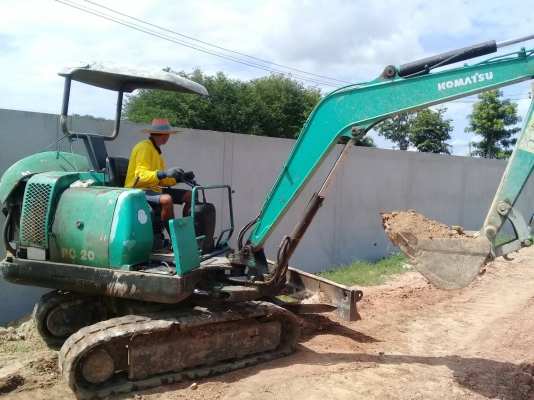 โคมัสสุ pc 20-7 พึ่งยกเครื่องอีซูซุ 4 สูบวาง แรงๆ แถมเทลเลอร์ให้ด้วย