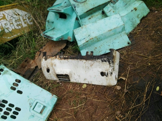 ต้องการชี้นส่วนรอบคันsk200-5 ต้องการชี้นส่วนรอบคันsk200-5