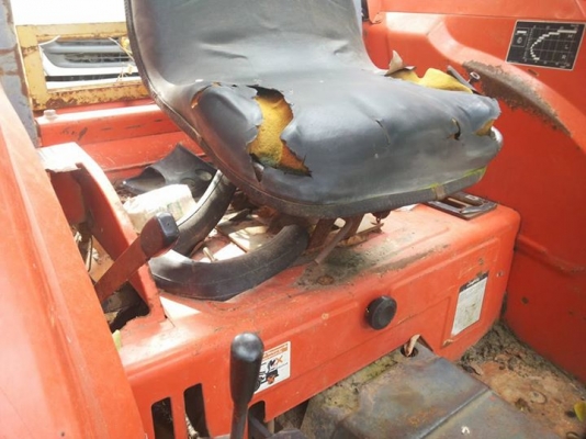 ขายตามสภาพ รถไถ 50 แรง มีดันหน้า มีผาลหลัง เครื่องติดปกติ ขายตามสภาพ รถไถ 50 แรง มีดันหน้า มีผาลหลัง เครื่องติดปกติ