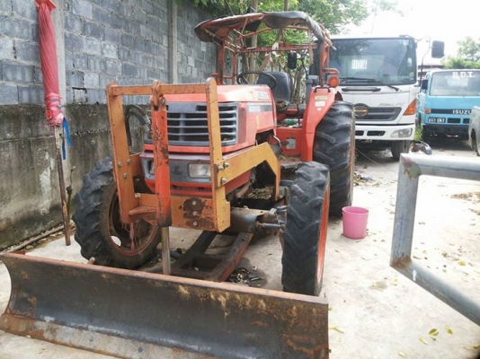 ขายตามสภาพ รถไถ 50 แรง มีดันหน้า มีผาลหลัง เครื่องติดปกติ ขายตามสภาพ รถไถ 50 แรง มีดันหน้า มีผาลหลัง เครื่องติดปกติ