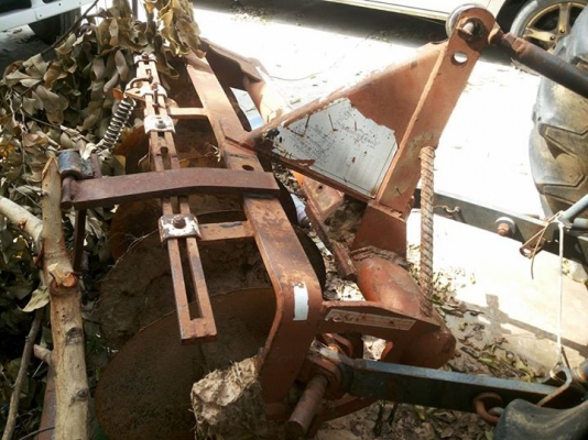 ขายตามสภาพ รถไถ 50 แรง มีดันหน้า มีผาลหลัง เครื่องติดปกติ ขายตามสภาพ รถไถ 50 แรง มีดันหน้า มีผาลหลัง เครื่องติดปกติ