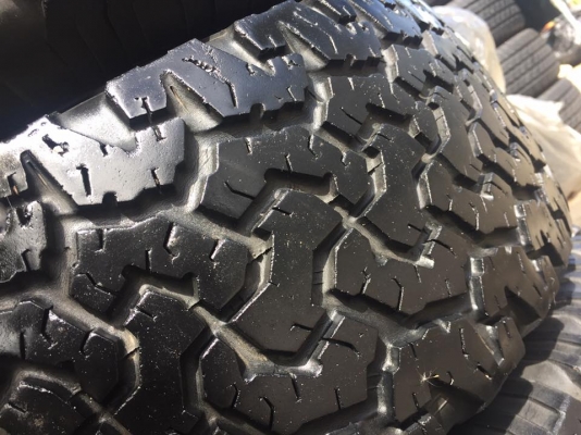 ขายยาง BF Goodrich All KO1 USA. 265-75-16 ปี12 ผ้าใบ10ชั้น ดอกเต็ม ไม่มีปะ ชุดละ 9,500 บาท ขายยาง BF Goodrich All KO1 USA. 265-75-16 ปี12 ผ้าใบ10ชั้น ดอกเต็ม ไม่มีปะ ชุดละ 9,500 บาท
