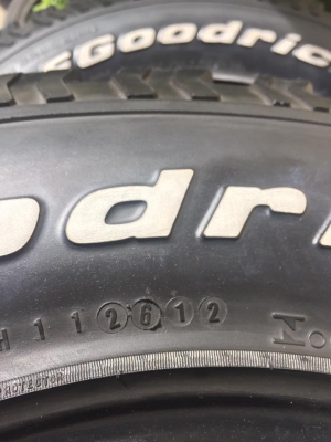 ขายยาง BF Goodrich All KO1 USA. 265-75-16 ปี12 ผ้าใบ10ชั้น ดอกเต็ม ไม่มีปะ ชุดละ 9,500 บาท ขายยาง BF Goodrich All KO1 USA. 265-75-16 ปี12 ผ้าใบ10ชั้น ดอกเต็ม ไม่มีปะ ชุดละ 9,500 บาท