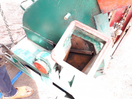 เครื่องสับไม้ Shipper สนใจโทร 0952538245