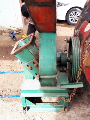 เครื่องสับไม้ Shipper สนใจโทร 0952538245