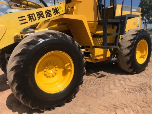 ขายรถตักล้อยาง KOMATSU WA100-3 แขนยาวพิเศษ รถนอกนำเข้าจากญี่ปุ่น สภาพสวยพร้อมใช้ มีVDOการทำงานครับ ขายรถตักล้อยาง KOMATSU WA100-3 แขนยาวพิเศษ รถนอกนำเข้าจากญี่ปุ่น สภาพสวยพร้อมใช้ มีVDOการทำงานครับ