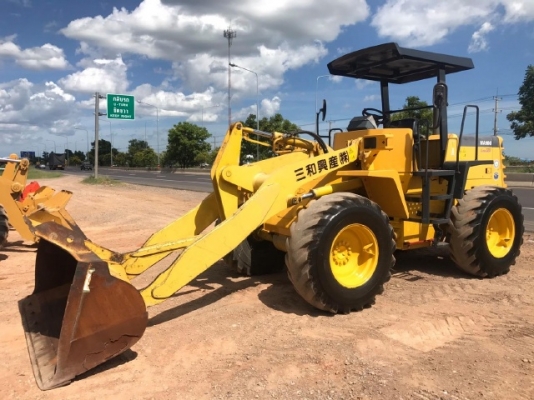 ขายรถตักล้อยาง KOMATSU WA100-3 แขนยาวพิเศษ รถนอกนำเข้าจากญี่ปุ่น สภาพสวยพร้อมใช้ มีVDOการทำงานครับ ขายรถตักล้อยาง KOMATSU WA100-3 แขนยาวพิเศษ รถนอกนำเข้าจากญี่ปุ่น สภาพสวยพร้อมใช้ มีVDOการทำงานครับ