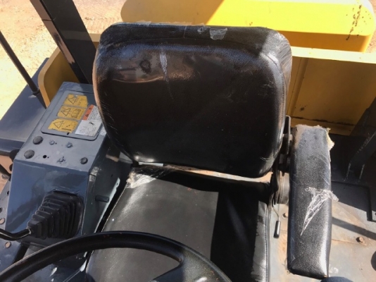 ขายรถตักล้อยาง KOMATSU WA100-3 แขนยาวพิเศษ รถนอกนำเข้าจากญี่ปุ่น สภาพสวยพร้อมใช้ มีVDOการทำงานครับ ขายรถตักล้อยาง KOMATSU WA100-3 แขนยาวพิเศษ รถนอกนำเข้าจากญี่ปุ่น สภาพสวยพร้อมใช้ มีVDOการทำงานครับ