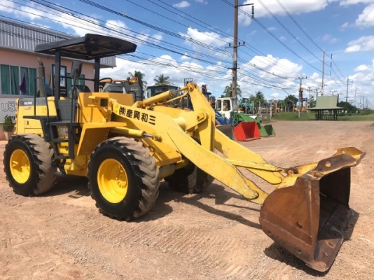 ขายรถตักล้อยาง KOMATSU WA100-3 แขนยาวพิเศษ รถนอกนำเข้าจากญี่ปุ่น สภาพสวยพร้อมใช้ มีVDOการทำงานครับ ขายรถตักล้อยาง KOMATSU WA100-3 แขนยาวพิเศษ รถนอกนำเข้าจากญี่ปุ่น สภาพสวยพร้อมใช้ มีVDOการทำงานครับ