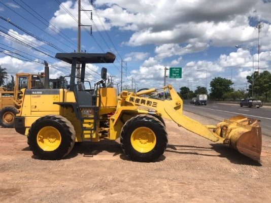 ขายรถตักล้อยาง KOMATSU WA100-3 แขนยาวพิเศษ รถนอกนำเข้าจากญี่ปุ่น สภาพสวยพร้อมใช้ มีVDOการทำงานครับ ขายรถตักล้อยาง KOMATSU WA100-3 แขนยาวพิเศษ รถนอกนำเข้าจากญี่ปุ่น สภาพสวยพร้อมใช้ มีVDOการทำงานครับ