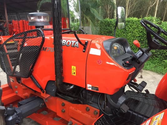 ขายรถไถ Kubota M7040 (4WD) พร้อมดันหน้า ผานพรวนช้าง รถสวย พร้อมใช้งานครับ ขายรถไถ Kubota M7040 (4WD) พร้อมดันหน้า ผานพรวนช้าง รถสวย พร้อมใช้งานครับ