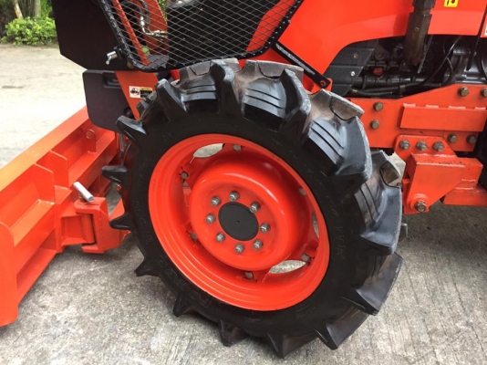 ขายรถไถ Kubota M7040 (4WD) พร้อมดันหน้า ผานพรวนช้าง รถสวย พร้อมใช้งานครับ ขายรถไถ Kubota M7040 (4WD) พร้อมดันหน้า ผานพรวนช้าง รถสวย พร้อมใช้งานครับ