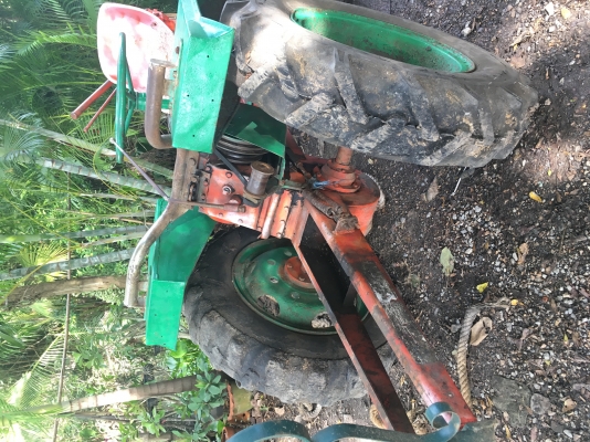 รถไถนั่งขับจักรวาลยนต์ สามเกียร์ พร้อมใช้