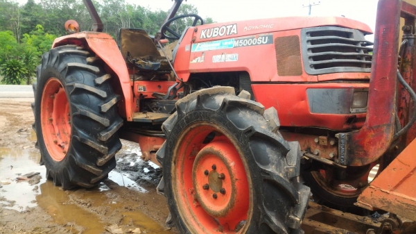 ขายรถไถ KUBOTA M5000 ดันหน้า และตัดหญ้า ยางใหม่ 4 เส้น