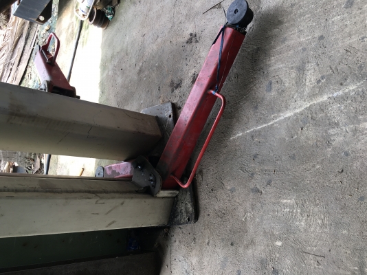 ขายลิฟต์ยกรถสองเสาคานบนมือสอง ยี่ห้อ KONI ขายลิฟต์ยกรถสองเสาคานบนมือสอง ยี่ห้อ KONI