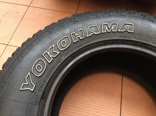 ยางYokohama AT-s 265/70/16 ตัวหนังสือขาว สภาพดี ไม่เคยปะ ถูกๆ4เส้น