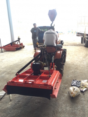 ตัดหญ้าพ่วงรถไถ NEW JK วังสมบูรณ์ สระแก้ว ขนาด 80 cm. พร้อมยอยครัช ราคา 18000 บาท ตัดหญ้าพ่วงรถไถ NEW JK วังสมบูรณ์ สระแก้ว ขนาด 80 cm. พร้อมยอยครัช ราคา 18000 บาท