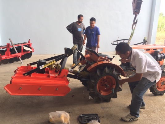 ตัดหญ้าพ่วงรถไถ NEW JK วังสมบูรณ์ สระแก้ว ขนาด 80 cm. พร้อมยอยครัช ราคา 18000 บาท ตัดหญ้าพ่วงรถไถ NEW JK วังสมบูรณ์ สระแก้ว ขนาด 80 cm. พร้อมยอยครัช ราคา 18000 บาท