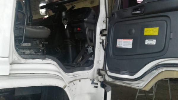 10ล้อหัวลากISUZU DECA 320ปี48 ;วิ่ง110000ก.ม