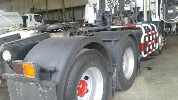 10ล้อหัวลากISUZU DECA 320ปี48 ;วิ่ง110000ก.ม 10ล้อหัวลากISUZU DECA 320ปี48 ;วิ่ง110000ก.ม