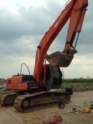 HITASHI  ZX200-1 ใช้งาน 10598ช.ม ไฟฟ้าครบ ช่วงล่างเต็ม