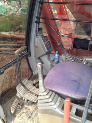 HITASHI  ZX200-1 ใช้งาน 10598ช.ม ไฟฟ้าครบ ช่วงล่างเต็ม