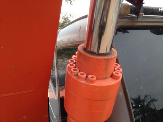 HITASHI  ZX200-1 ใช้งาน 10598ช.ม ไฟฟ้าครบ ช่วงล่างเต็ม