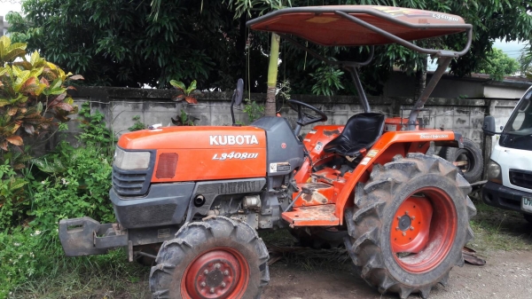 ขายรถไถ Kubota L3408 Di  สภาพสวยๆๆพร้อมใช้ครับ พร้อมอุปกรณ์หน้าหลังครับ