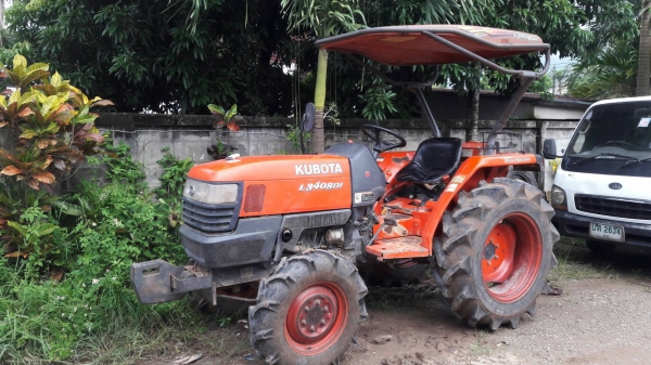 ขายรถไถ Kubota L3408 Di  สภาพสวยๆๆพร้อมใช้ครับ พร้อมอุปกรณ์หน้าหลังครับ
