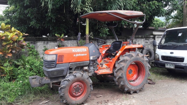 ขายรถไถ Kubota L3408 Di  สภาพสวยๆๆพร้อมใช้ครับ พร้อมอุปกรณ์หน้าหลังครับ