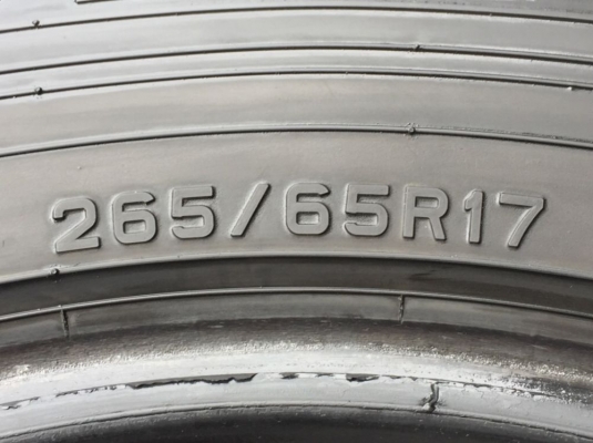 ยาง Falken 265 65 17 กลางปี14 ดอกเต็ม ใช้ยาว ราคาไม่แพง