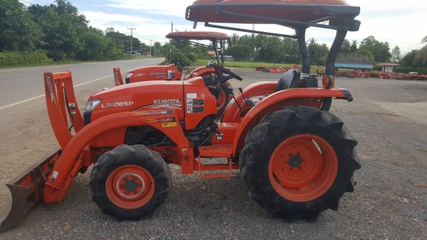 ขาย KUBOTA L3608SP คานบน สภาพเดิมๆสีเดิมๆ 0906910337 ต้า